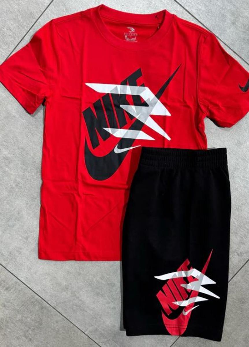 NIKE 3Brand Completo T-Shirt e Shorts da Ragazzi Icon Duo Big Logo Rosso Codice 9Q0615-U10-ROSSO/NERO