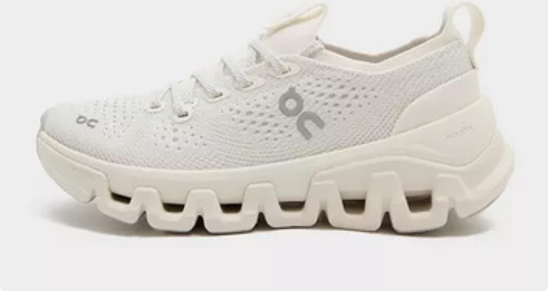 ON RUNNING Sneakers